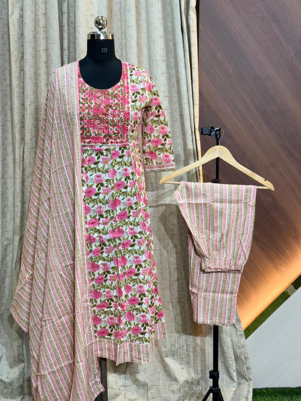 D1427 - Anarkali with Pant and Dupatta
