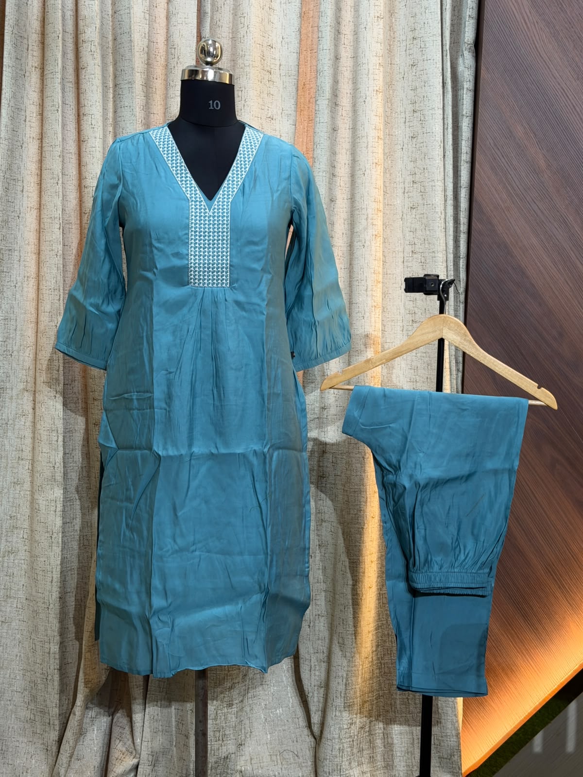 D1478  Co-Ords Roman silk