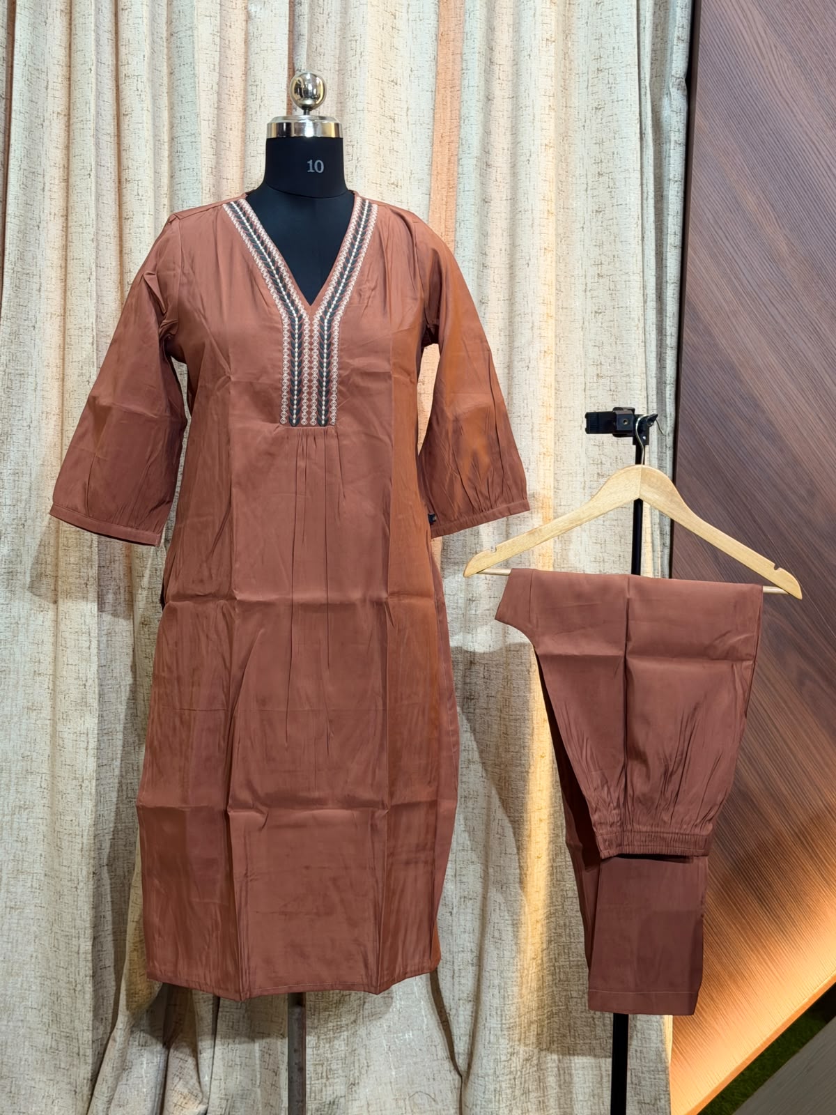 D1476  Co-Ords  Roman silk