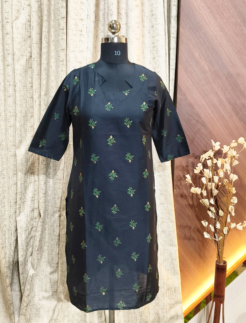 5557 - SILK KURTIS