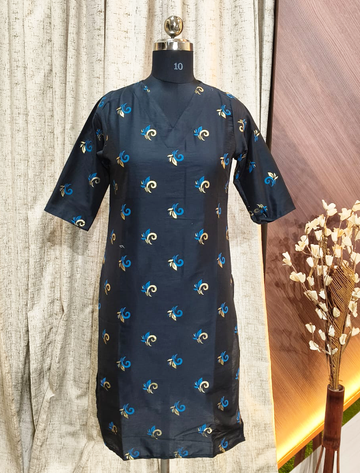 5559 - SILK KURTIS