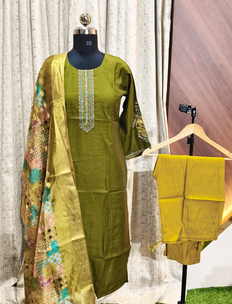 6024 - Kurti with Pant and Dupatta 3PC
