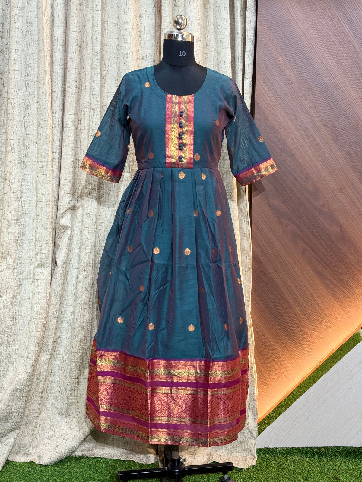 B944 -  Anarkali Kurtis