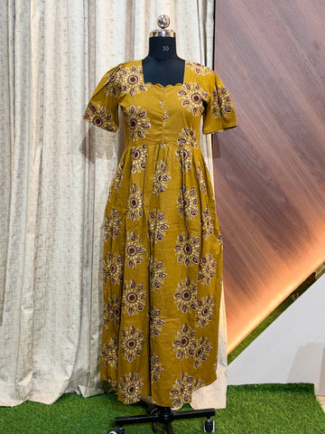 A1262 - Frock Style Nighty Feeding