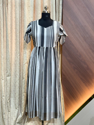 A1225 -  Feeding  Frock
