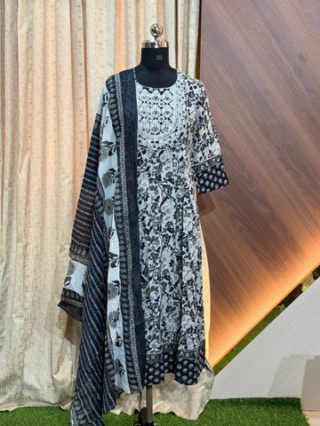 B109 - Anarkali kurtis with Dupatta