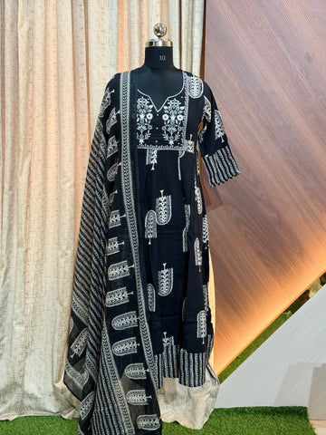 B112 - Anarkali kurtis with Dupatta