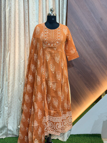 B120 - Anarkali kurtis with Dupatta