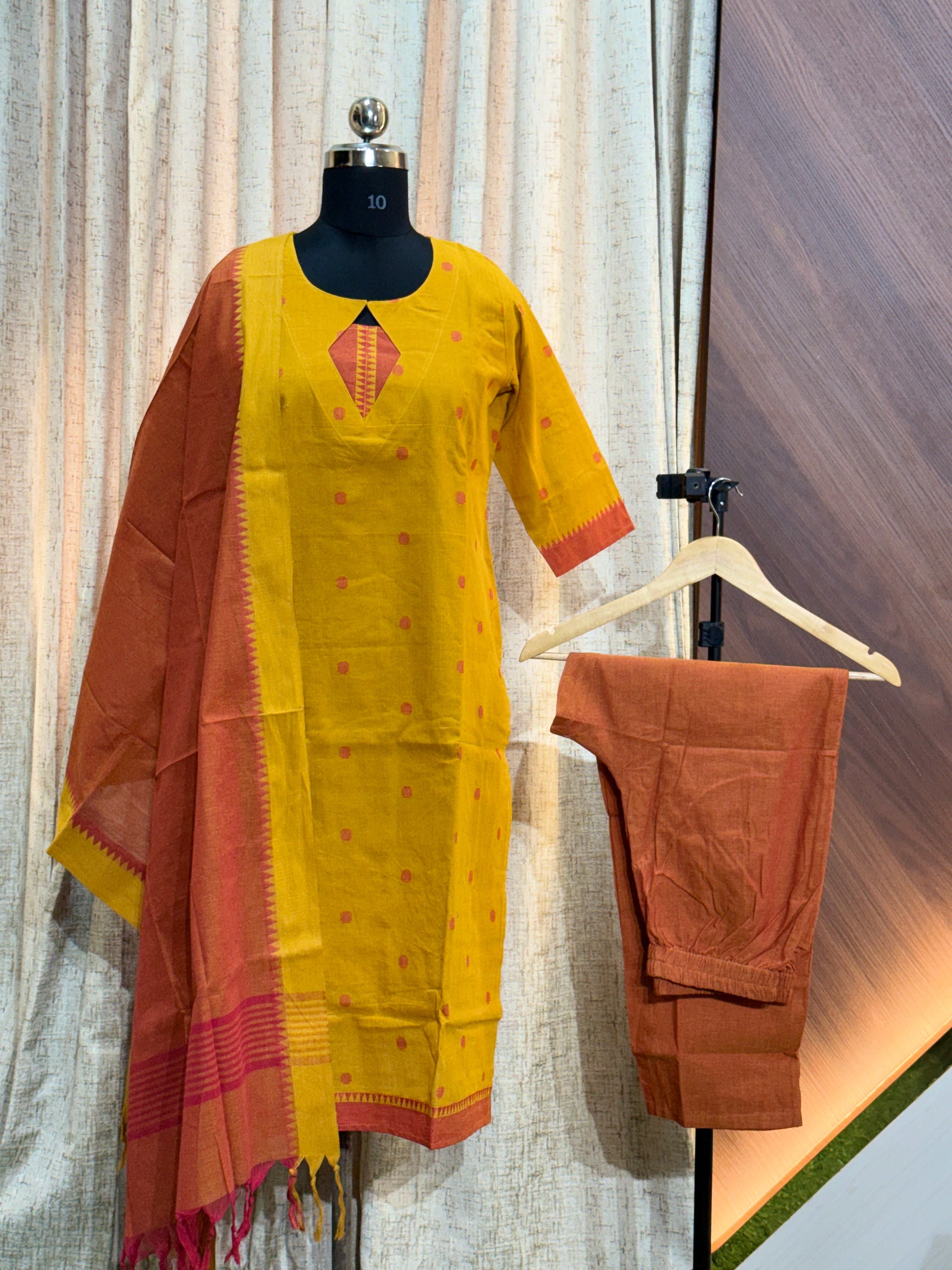 B280  - Kurti with pant and Duppatta ( Mangalagiri )