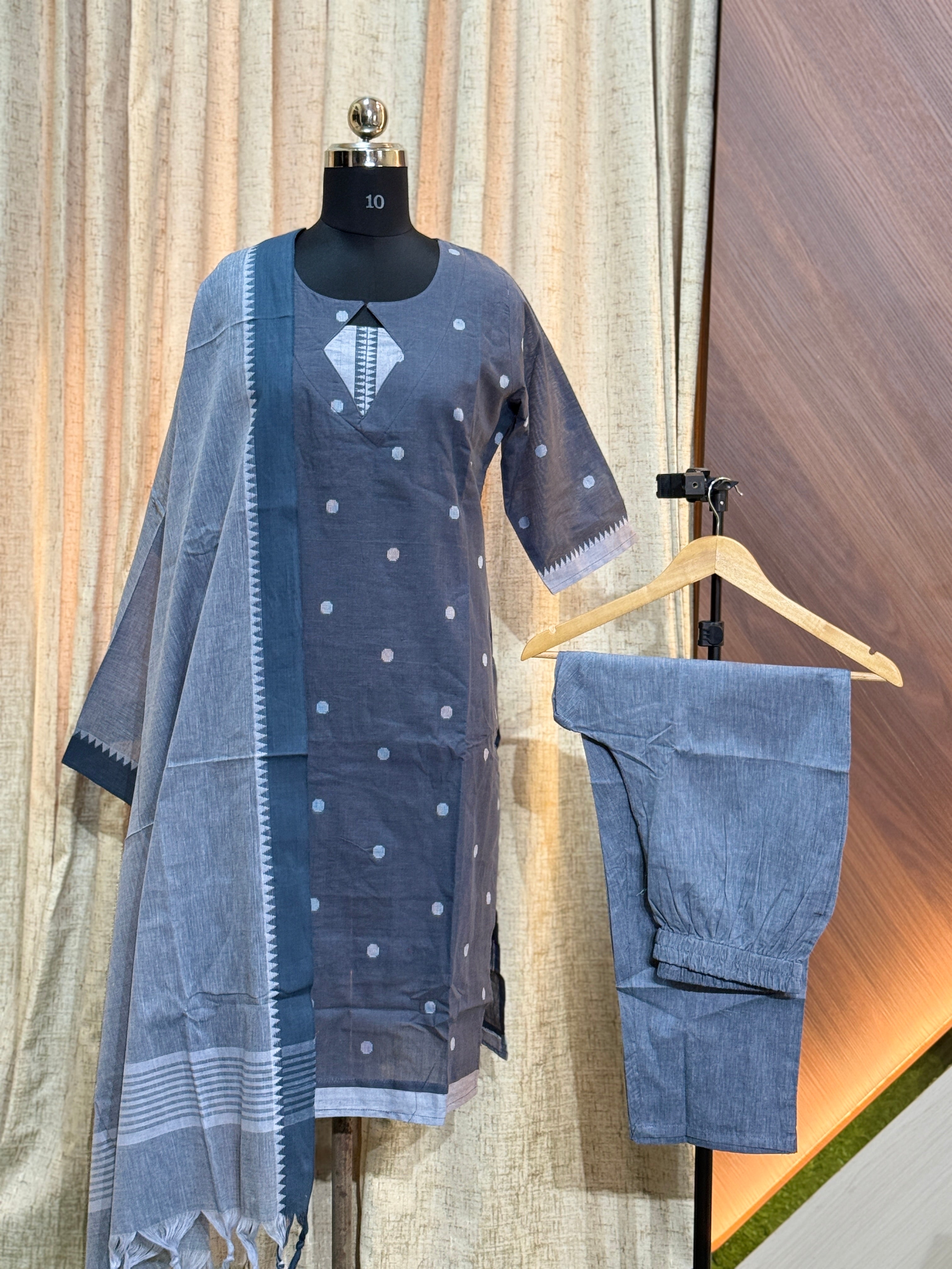 B281  - Kurti with pant and Duppatta ( Mangalagiri )