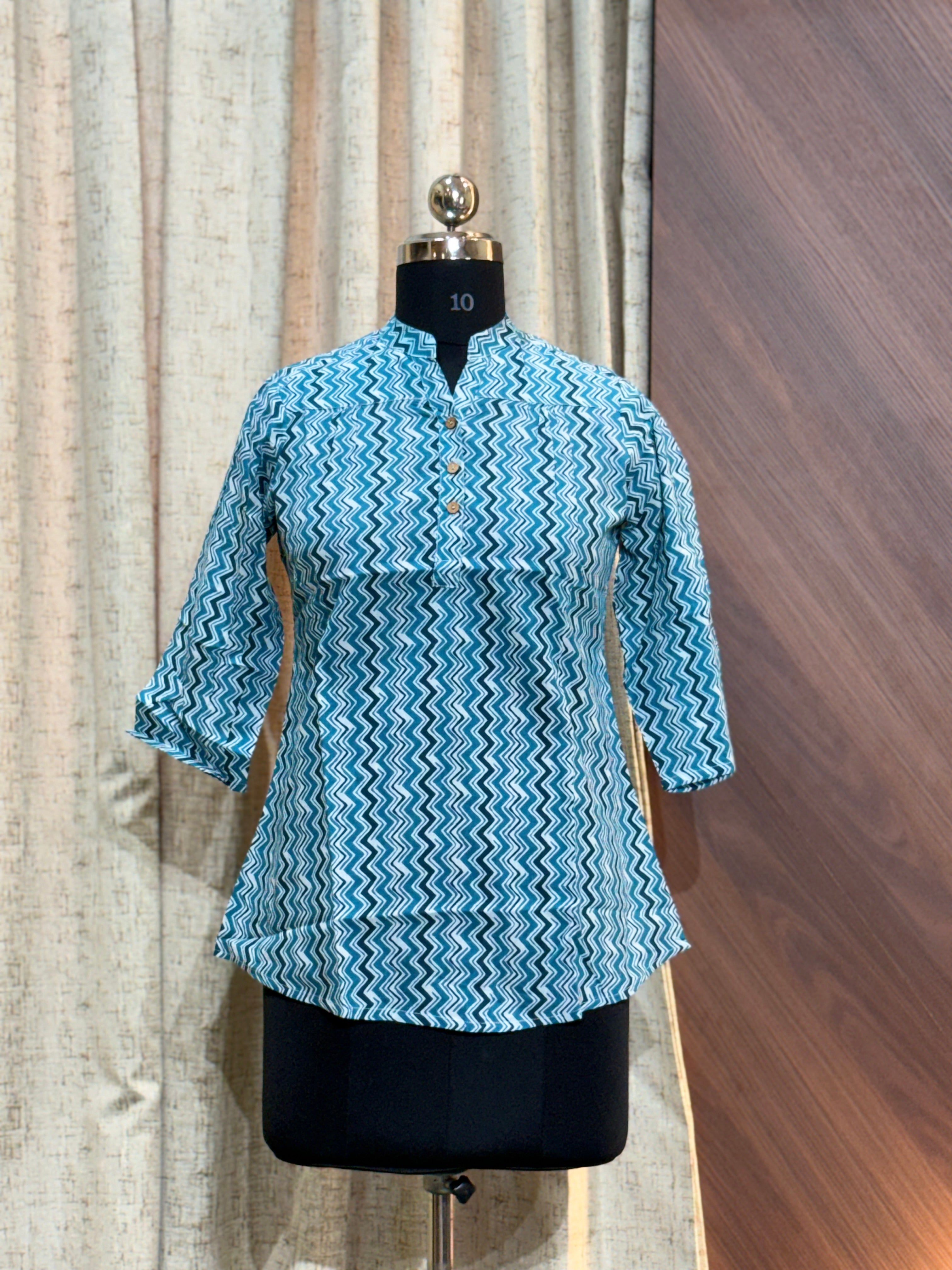 B331  - Short Kurtis