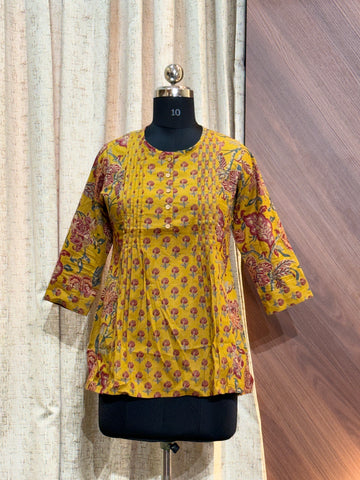 B326  - Short Kurtis