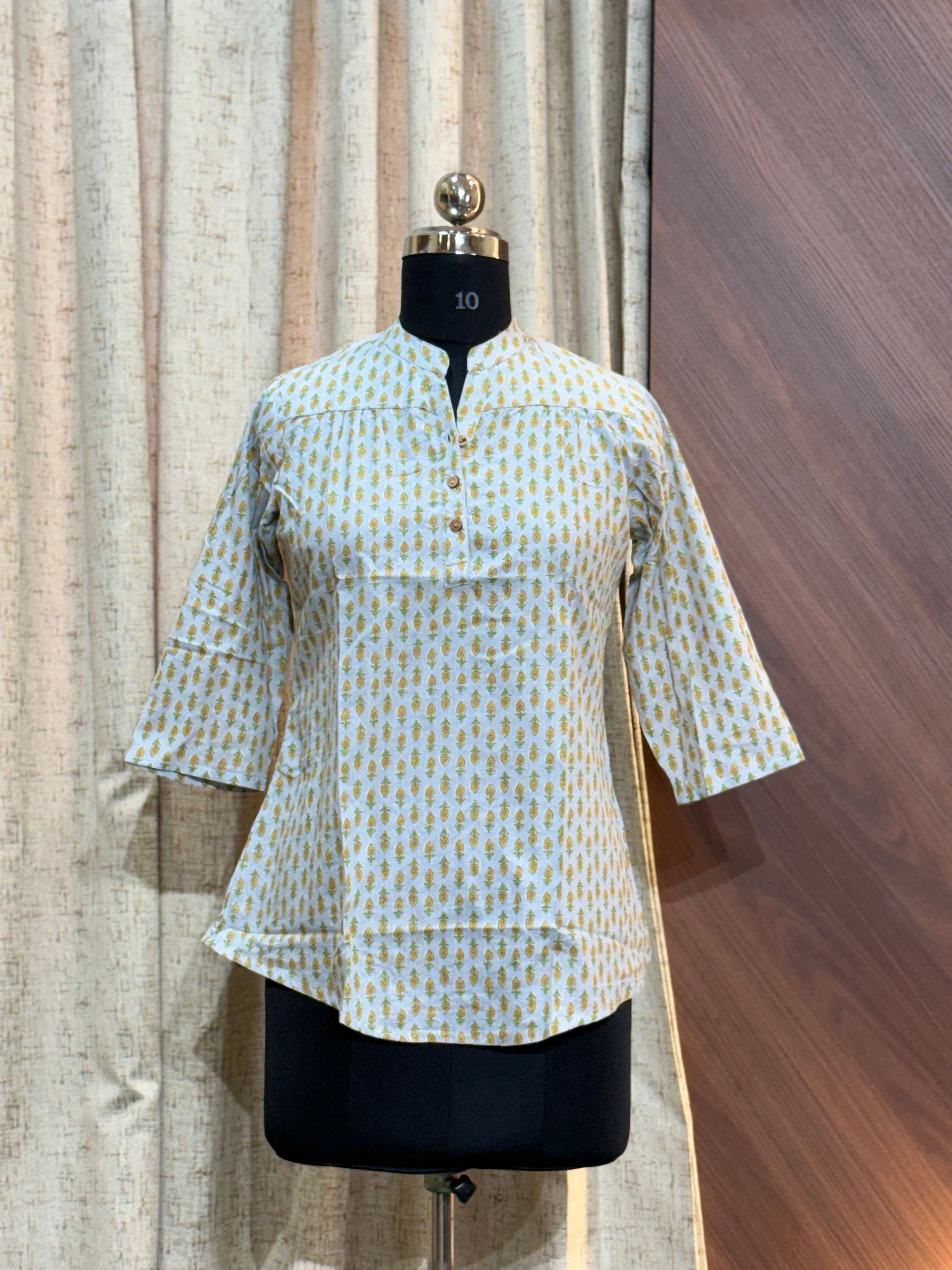 B330  - Short Kurtis