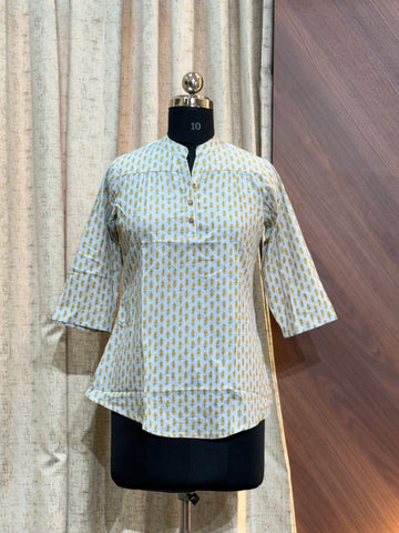 B330  - Short Kurtis