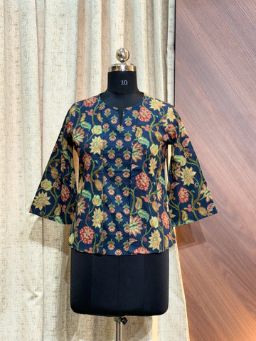 B323  - Short Kurtis