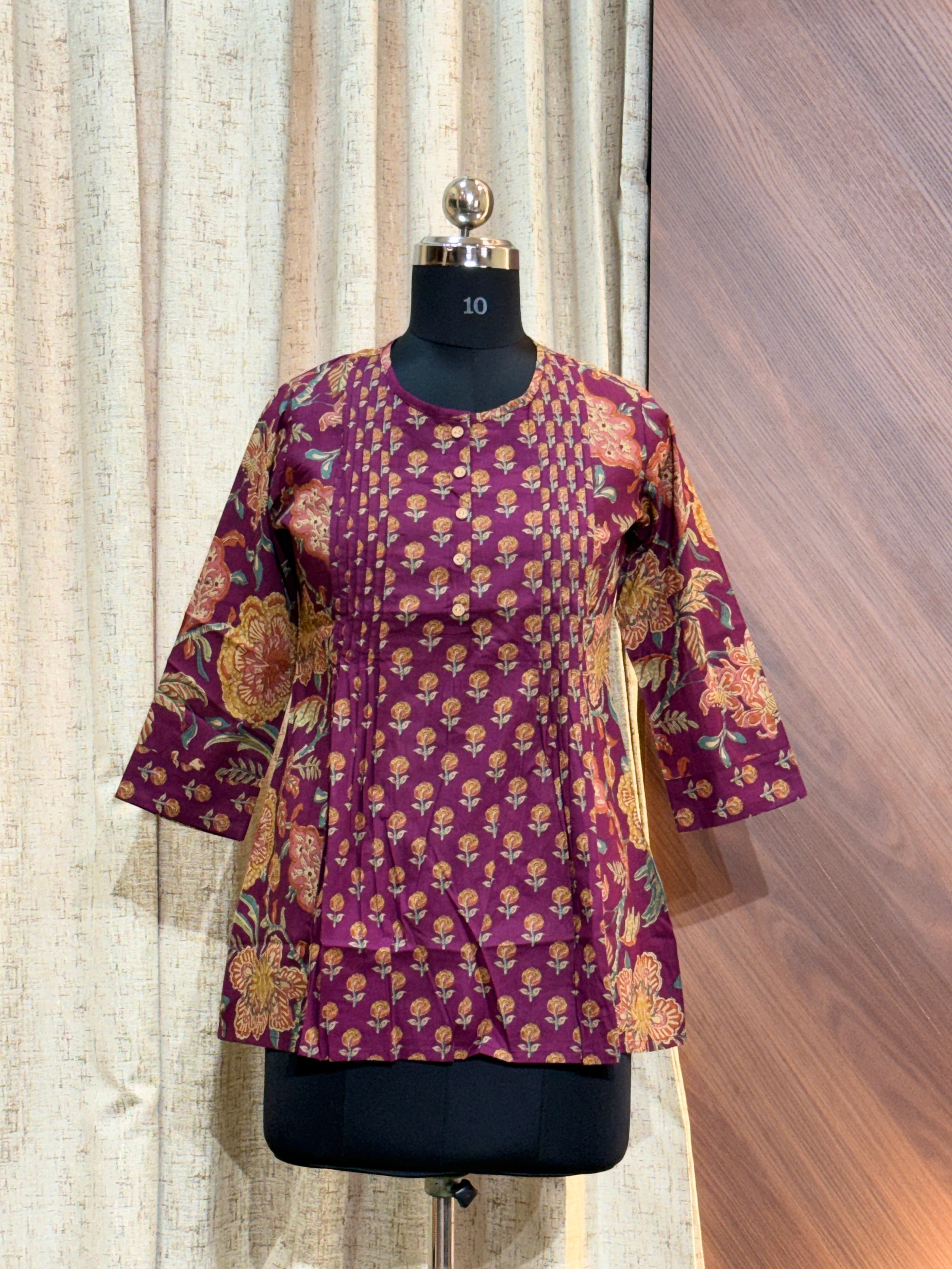 B318  - Short Kurtis