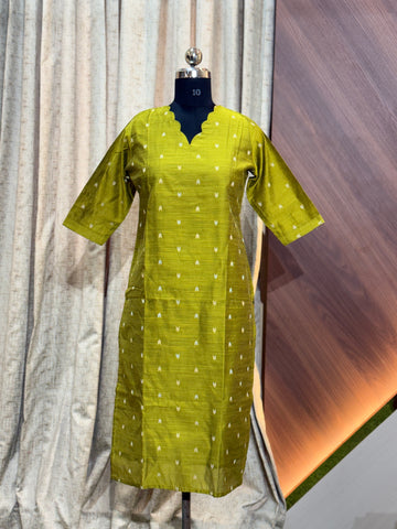 B426 - SILK KURTIS