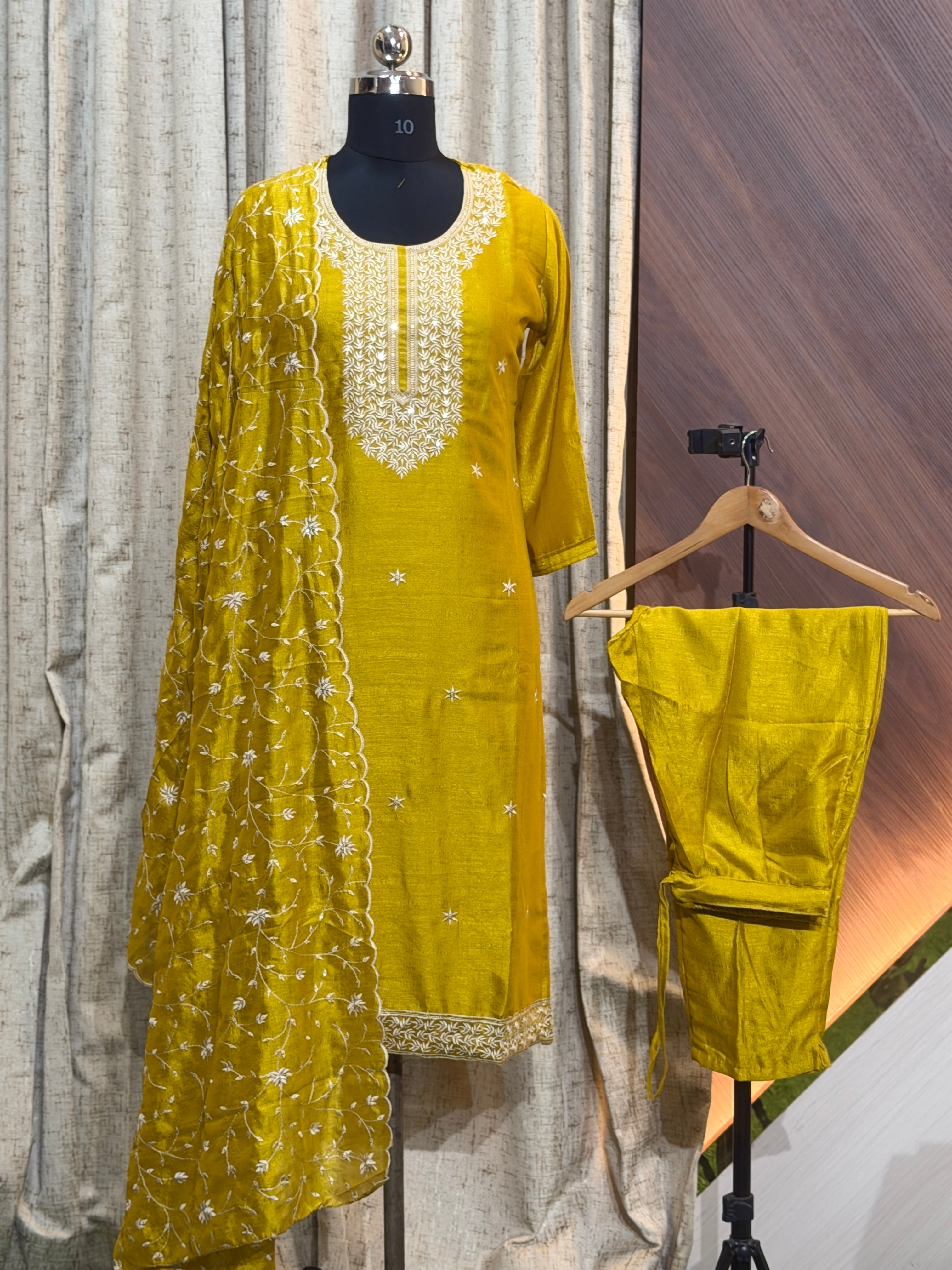 A190  - Kurti with Pant and Dupatta