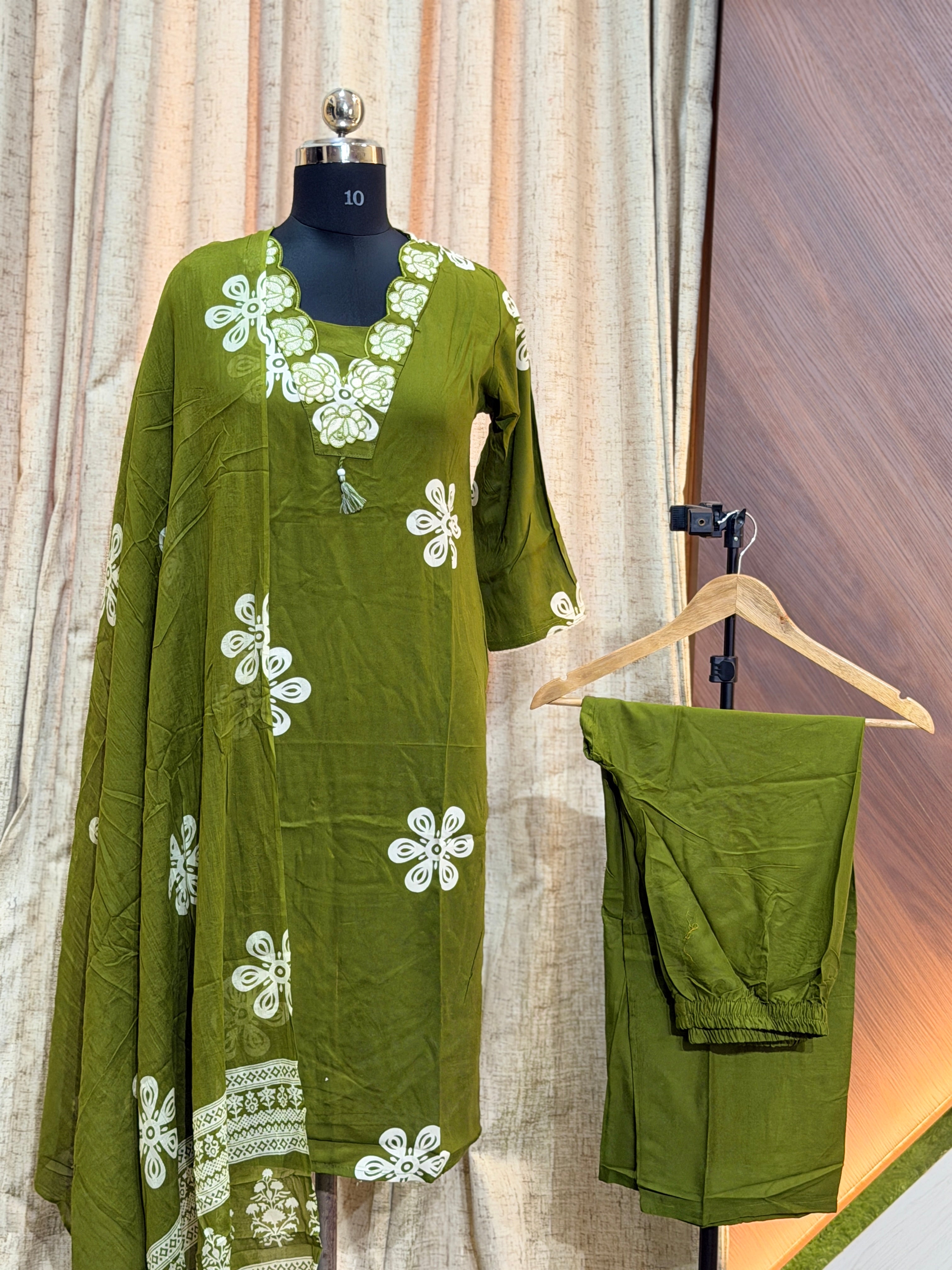 A332 - Kurti with Pant and Dupatta