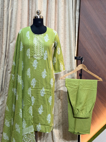 A327 - Kurti with Pant and Dupatta