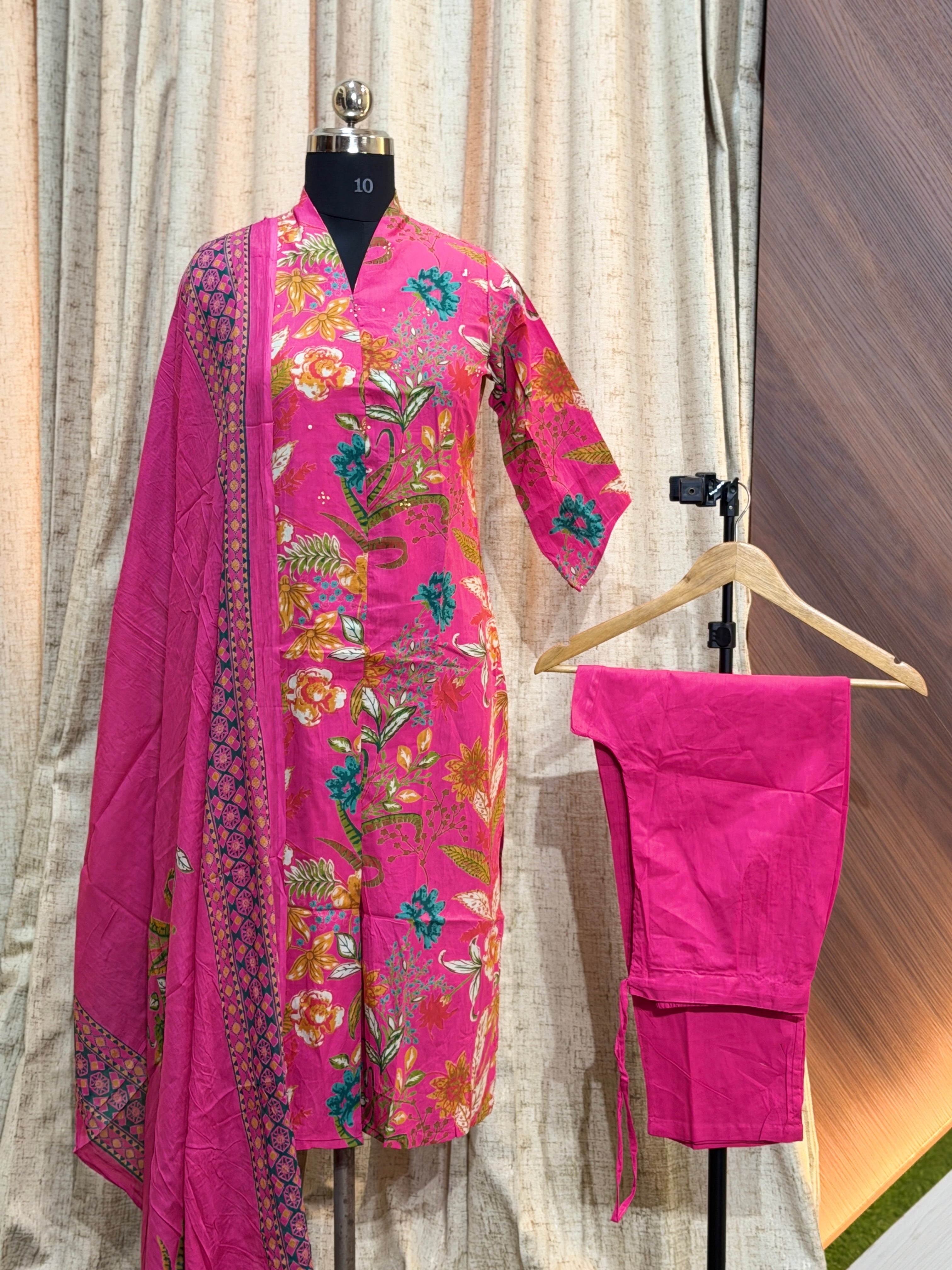 A431 - Kurti with Pant and Dupatta