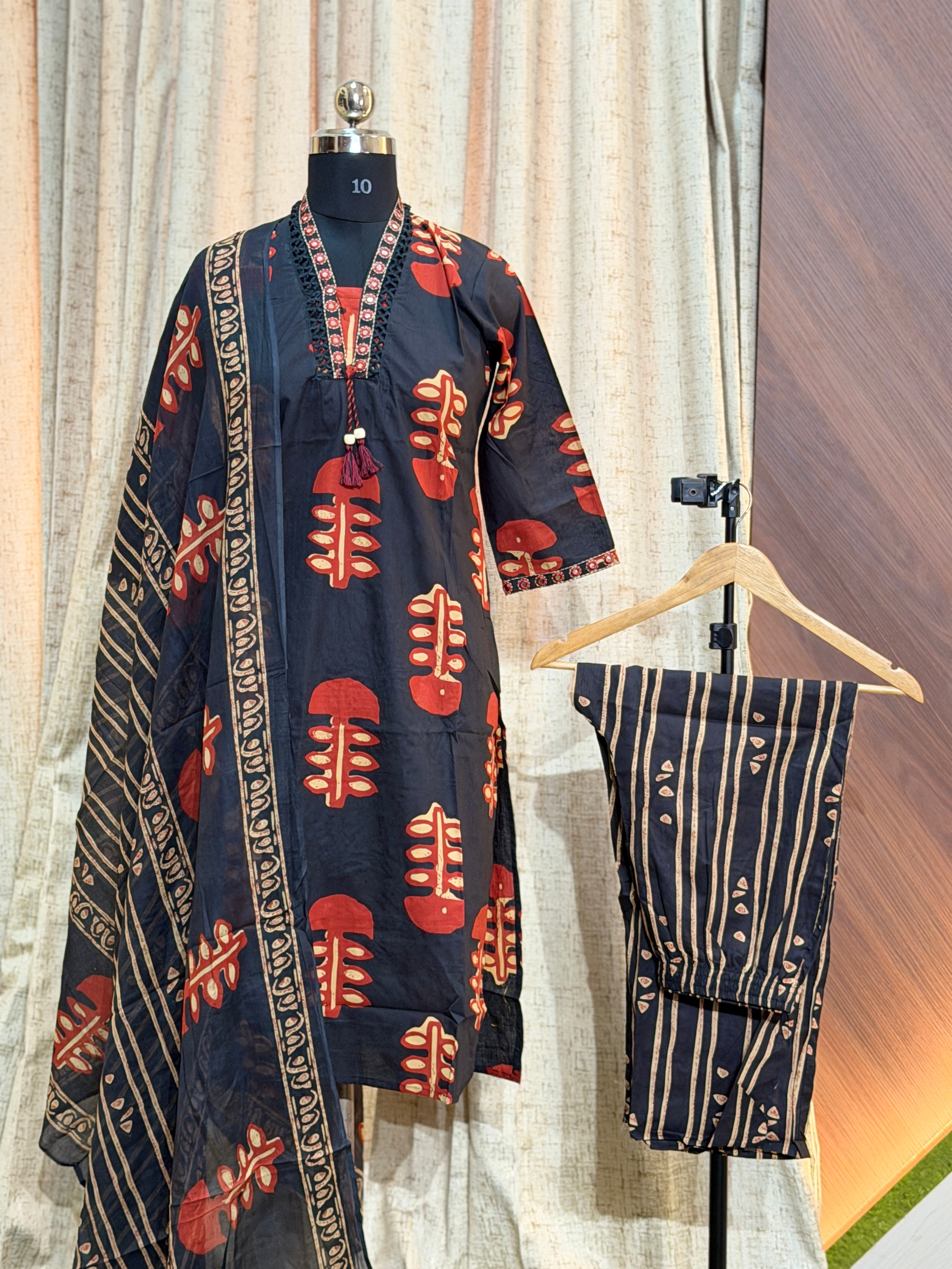 A433 - Kurti with Pant and Dupatta