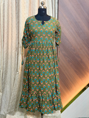 B766  - Frocks