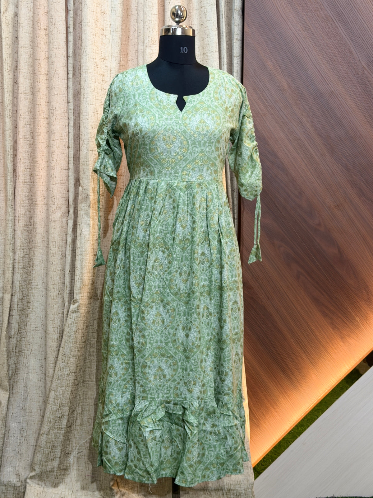 B765  - Frocks