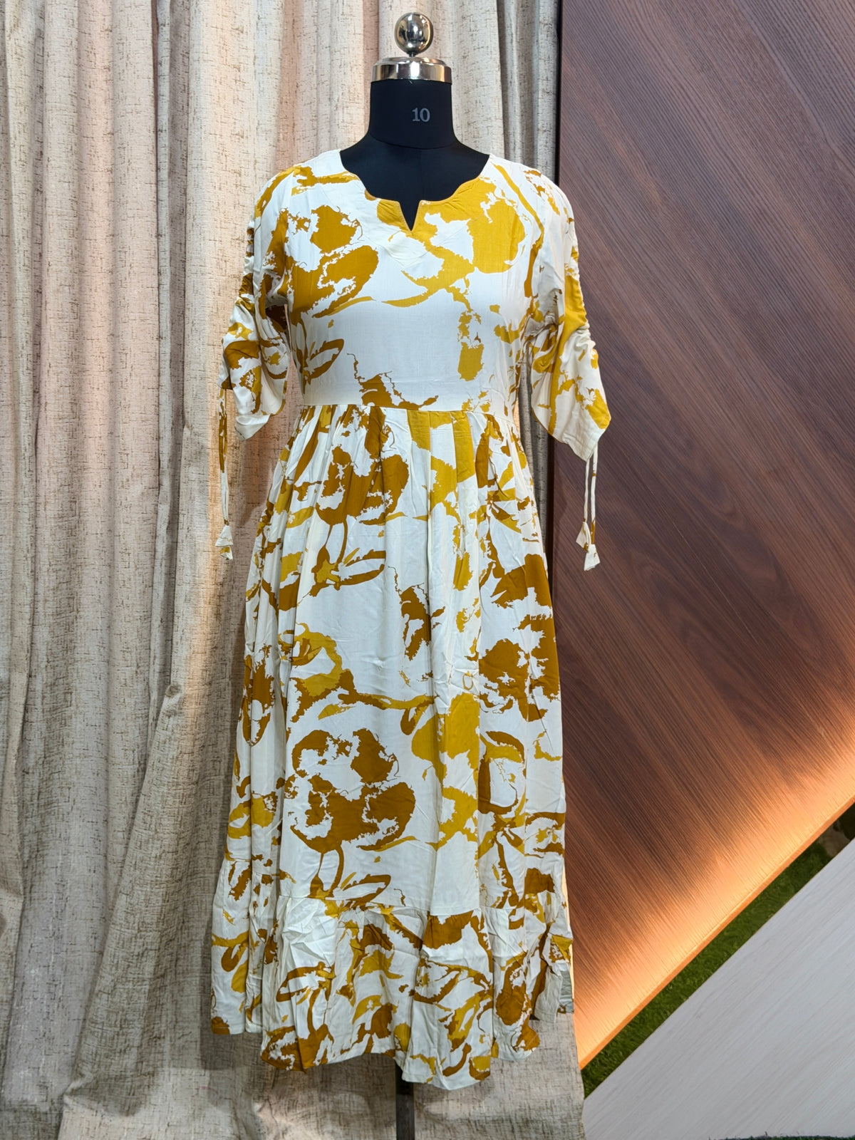 B764  - Frocks