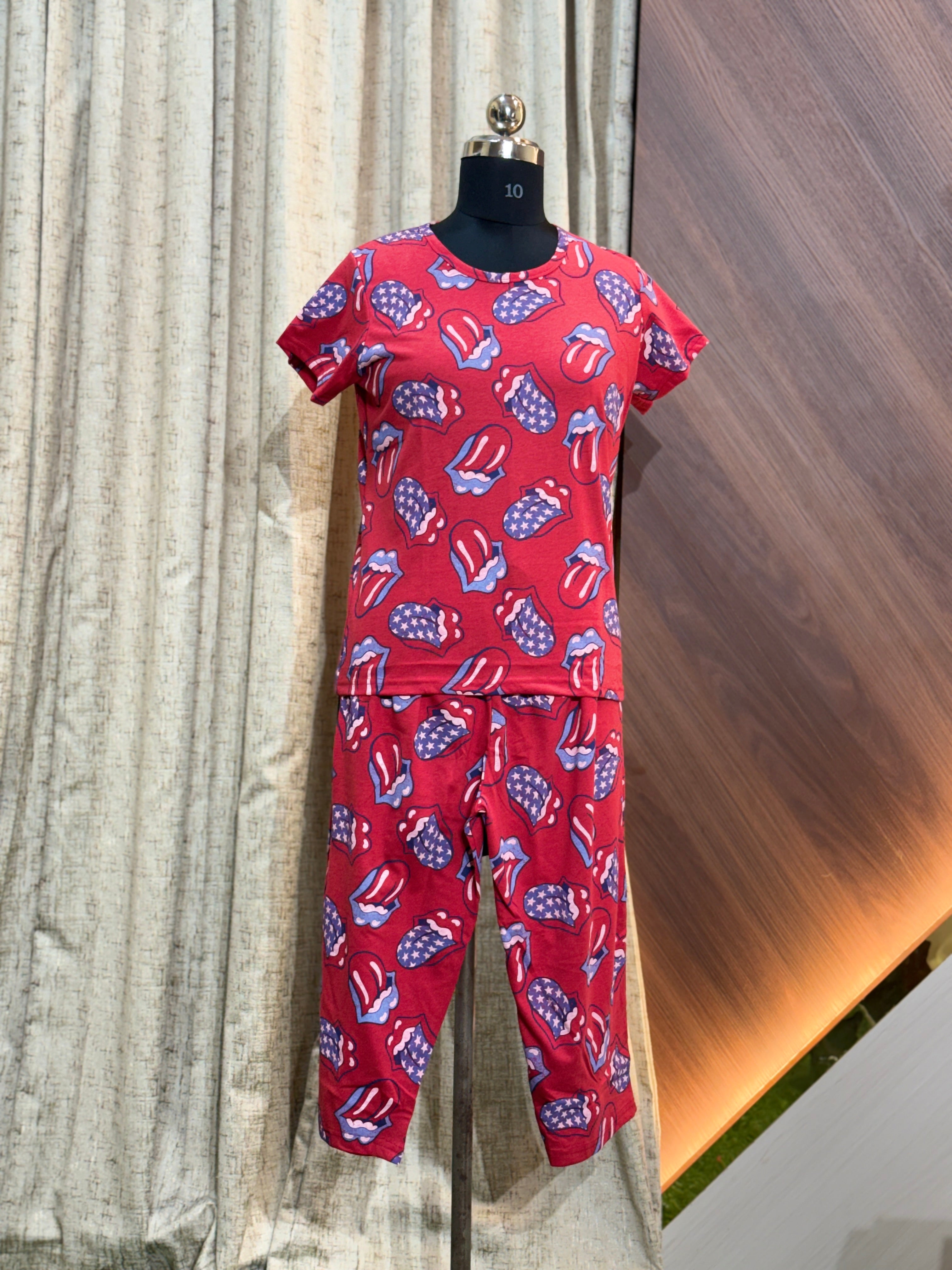 8709 - Night Suits