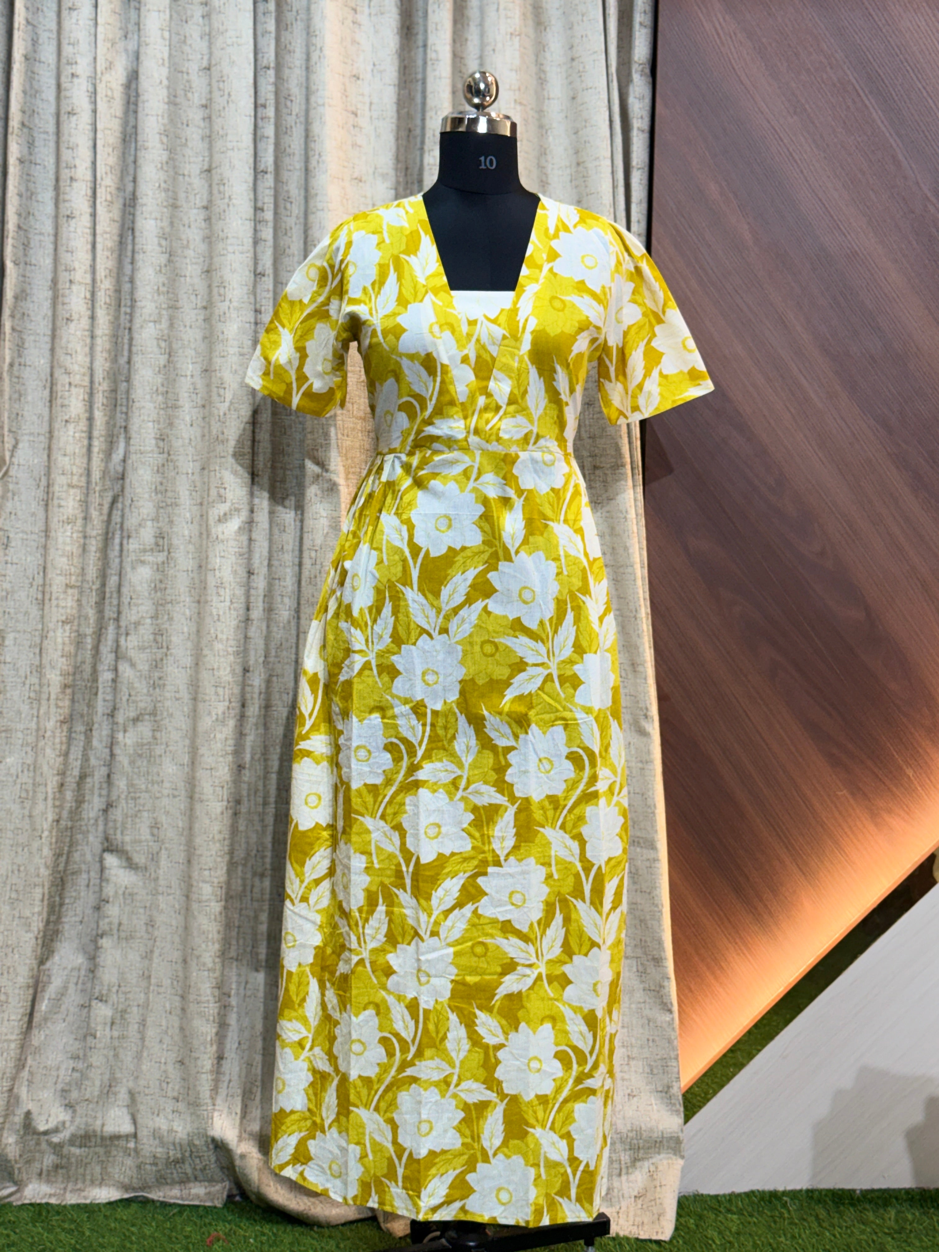 8747 - Frock Style Nighty