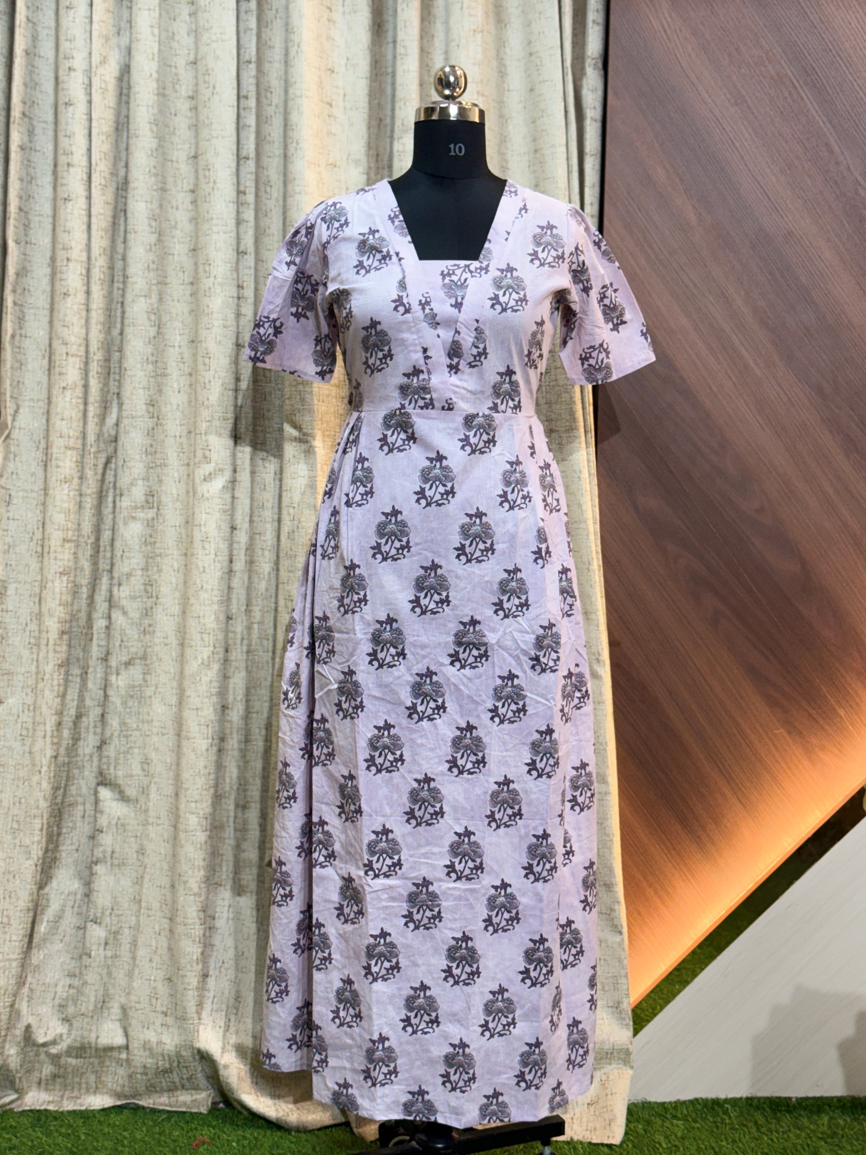 8752 - Frock Style Nighty
