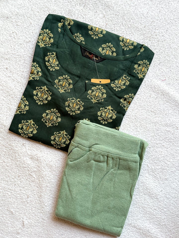 B877 - Kurti with Jeggings Combo