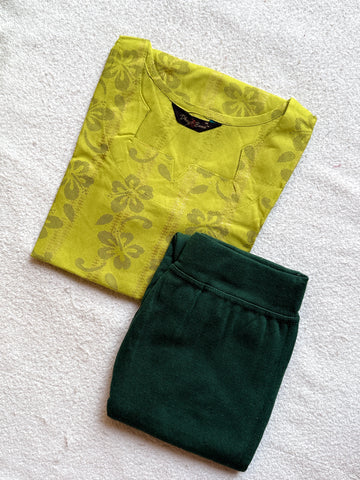 B878 - Kurti with Jeggings Combo