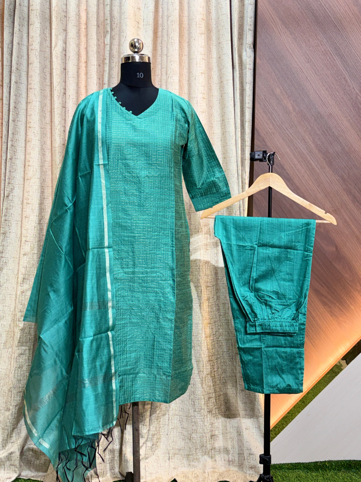 B885 - Kurti with Pant and Dupatta