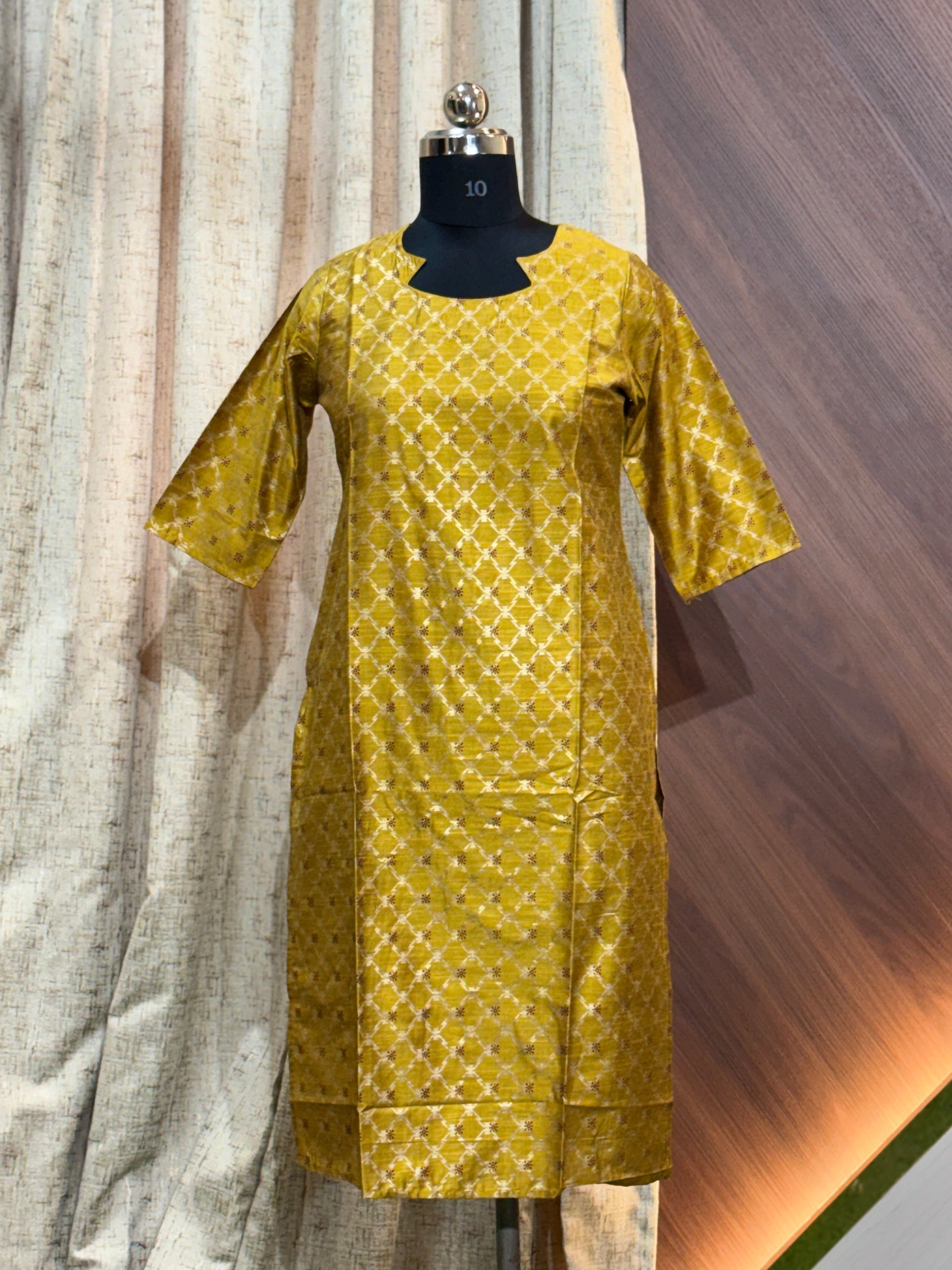 9006 -  SILK KURTIS