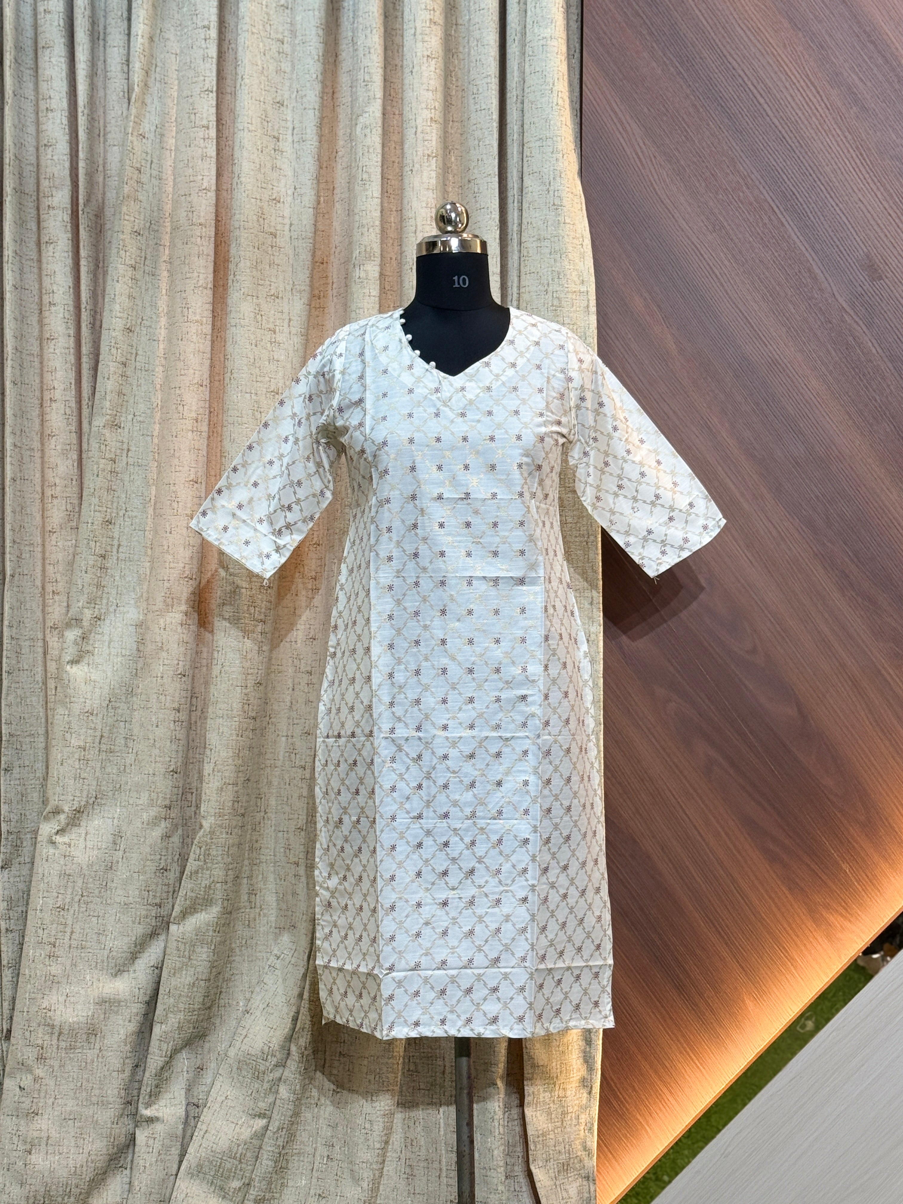 8991 -  SILK KURTIS