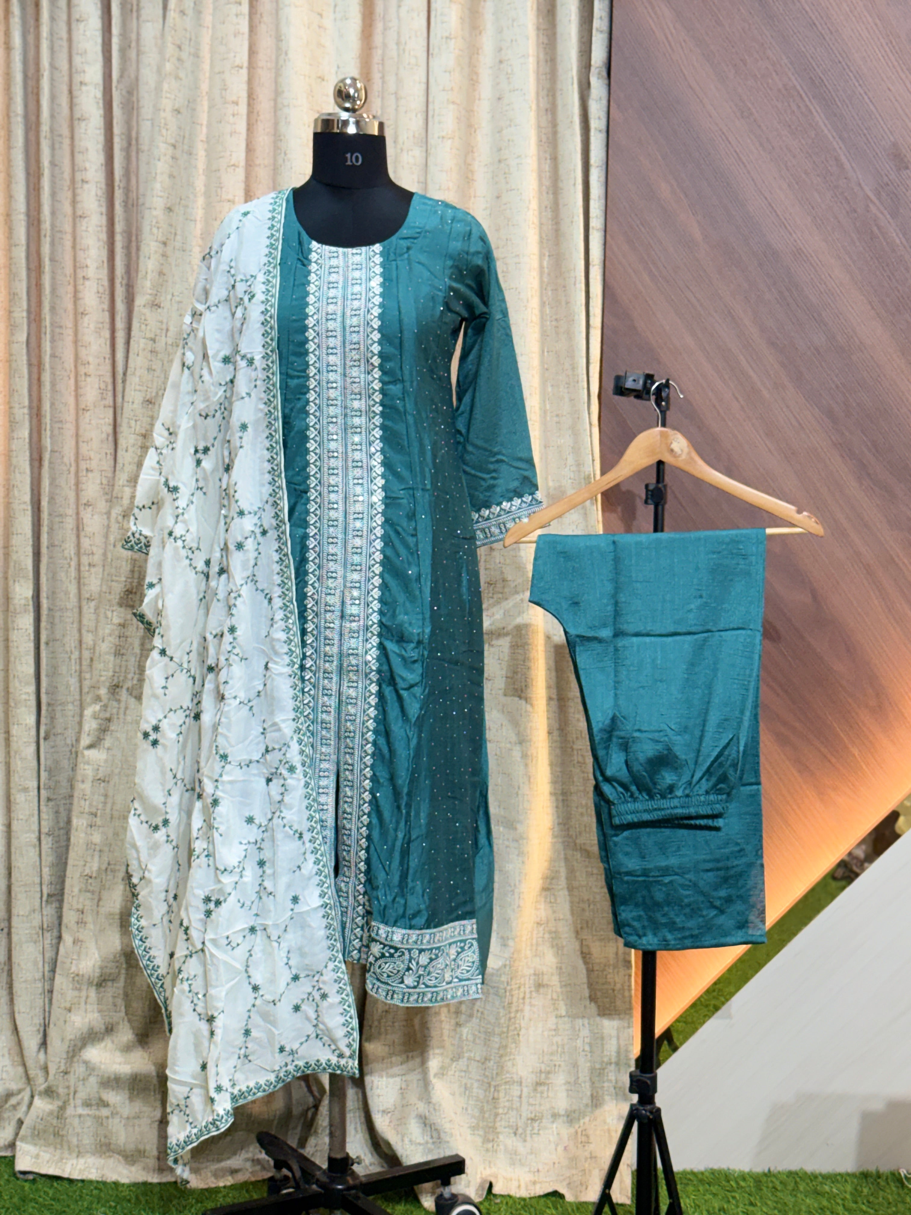 9059 - Designer wear Anarkali Kurti set