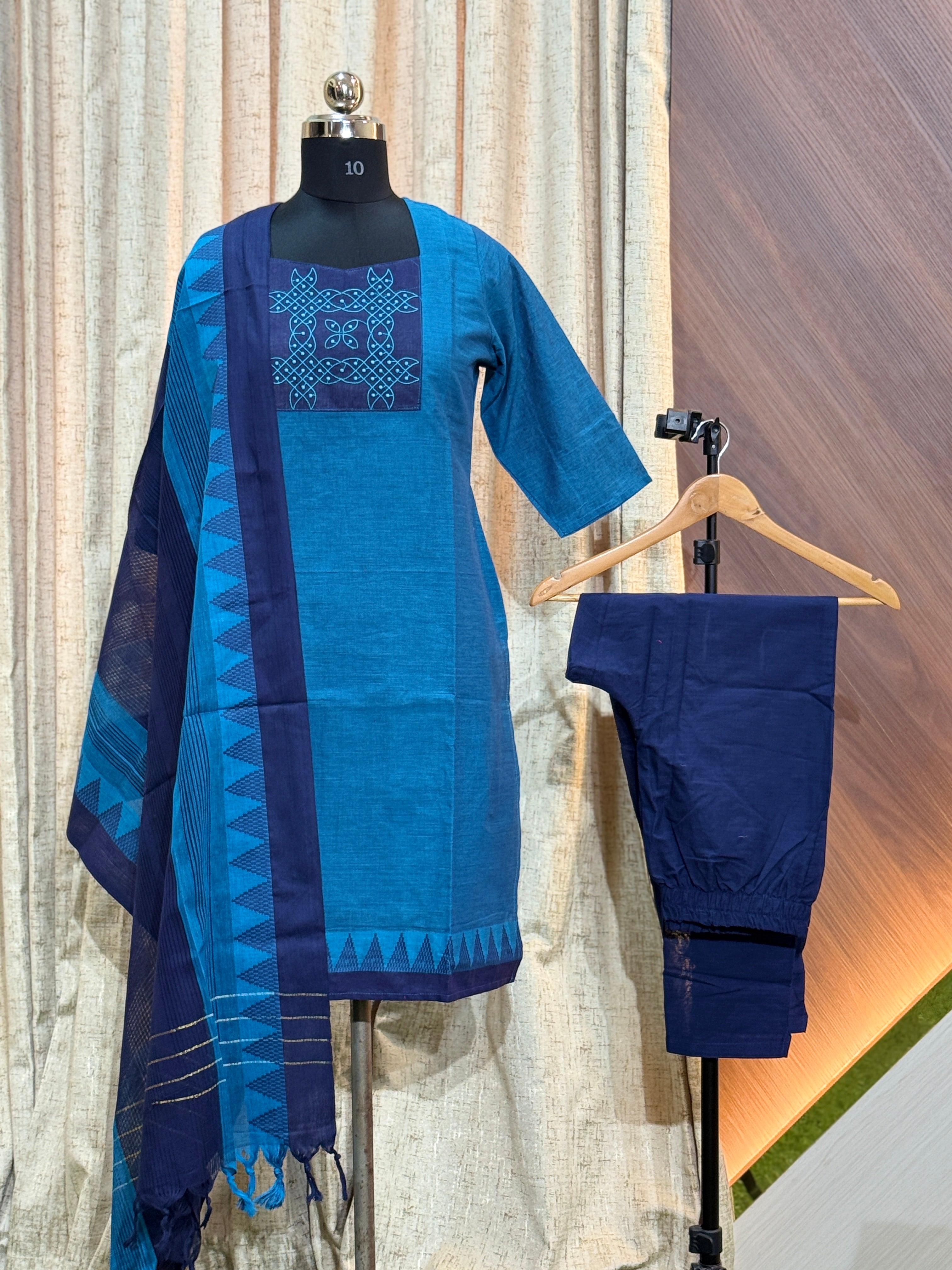 9186 - Kurti with pant and Duppatta ( Mangalagiri )