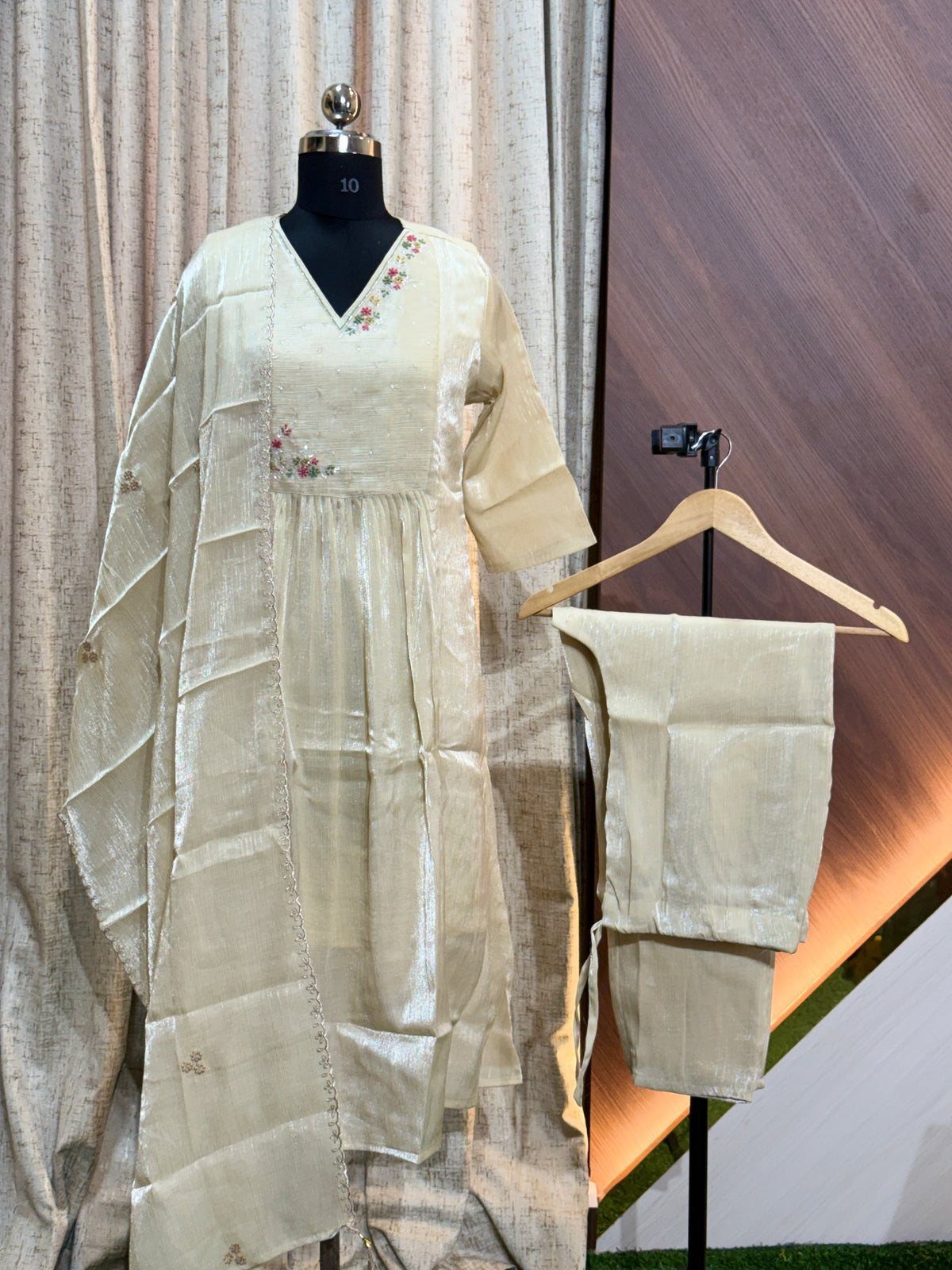 S038 - Kurti with Pant and Dupatta