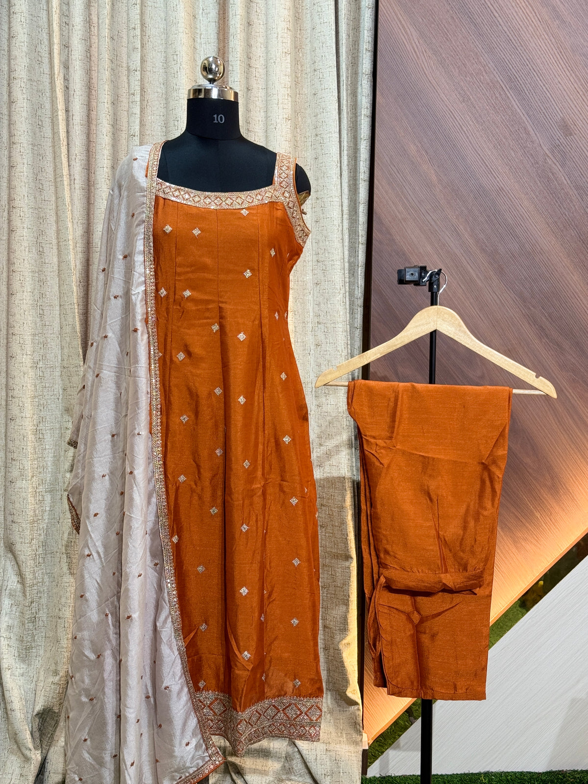 S042 - Kurti with Pant and Dupatta