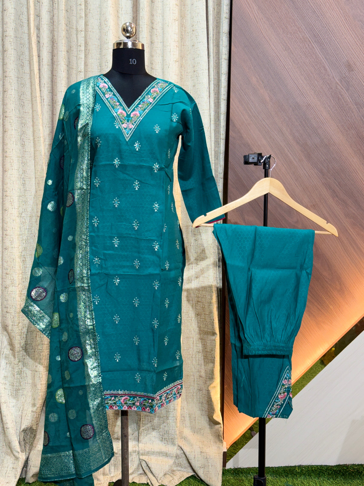 S028 - Kurti with Pant and Dupatta