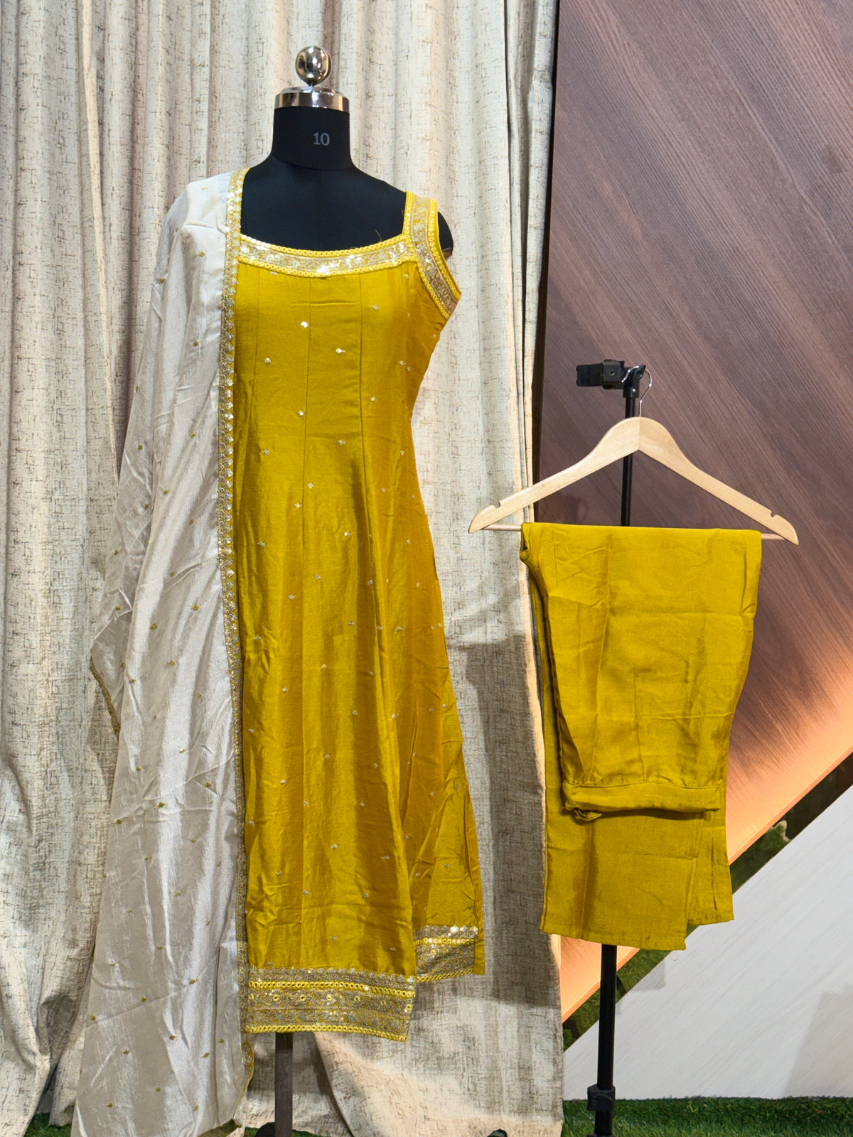 S022 - Kurti with Pant and Dupatta