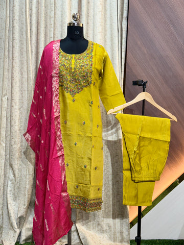 S020 - Kurti with Pant and Dupatta