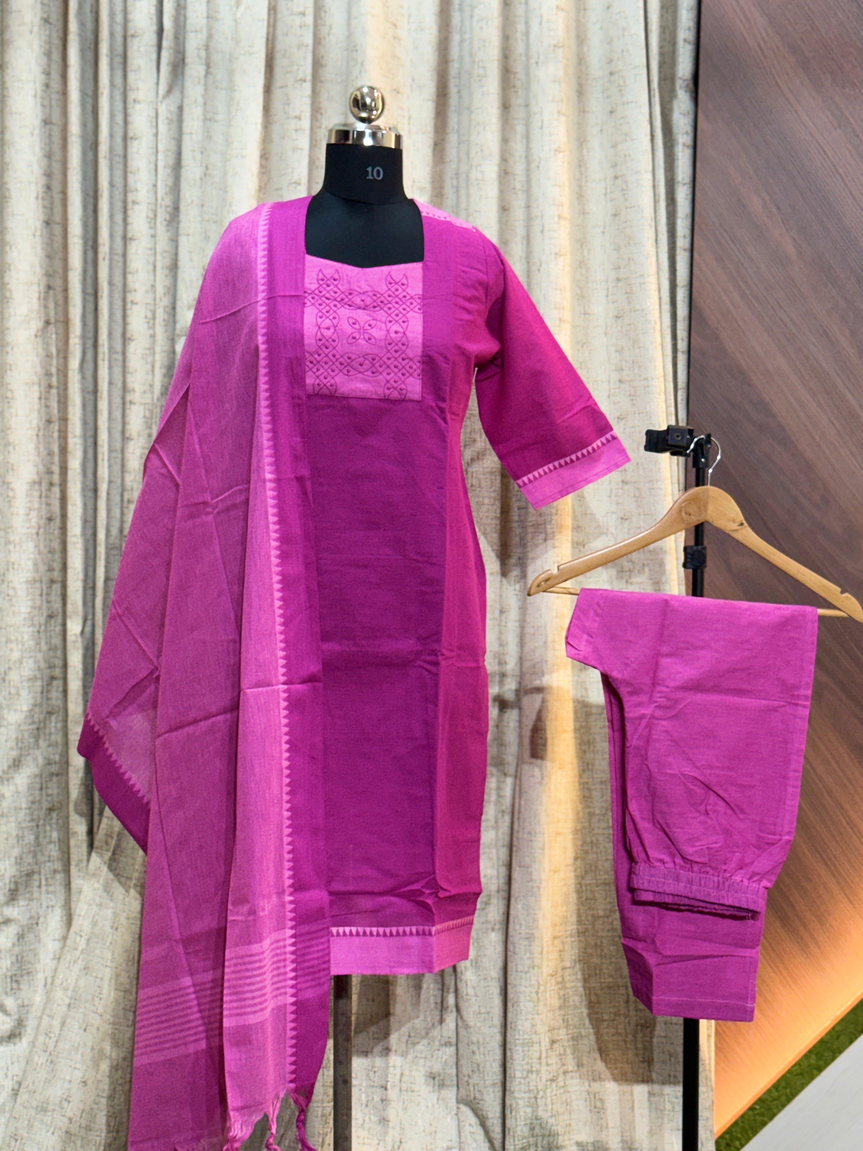 9304 - Kurti with pant and Duppatta ( Mangalagiri )
