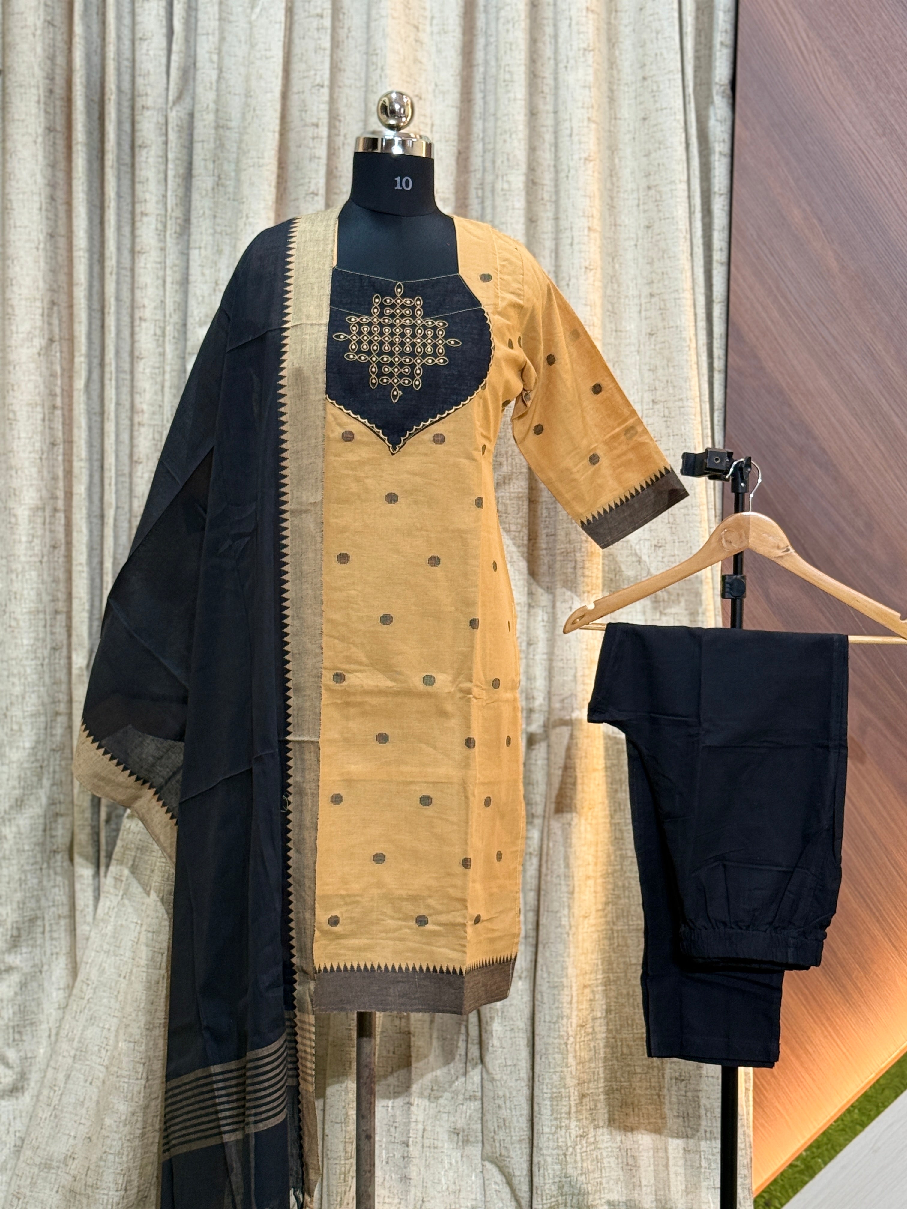 9306 - Kurti with pant and Duppatta ( Mangalagiri )