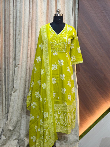 9458 -  Anarkali kurtis with duppatta