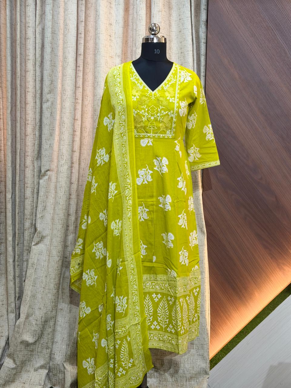 9458 -  Anarkali kurtis with duppatta