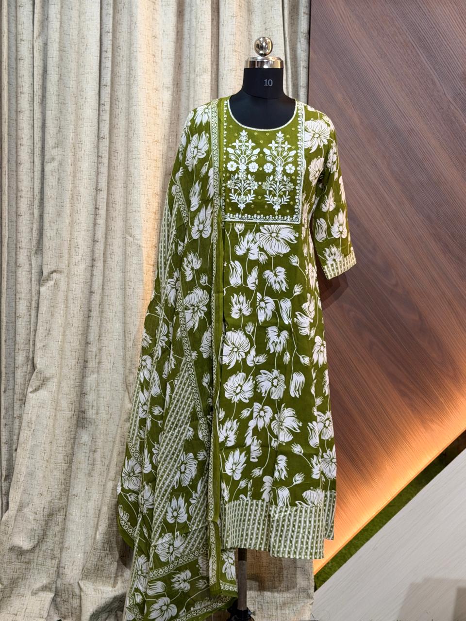 9460 -  Anarkali kurtis with duppatta