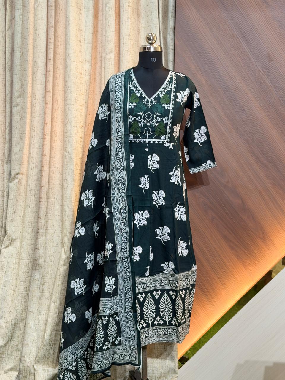 9453 -  Anarkali kurtis with duppatta